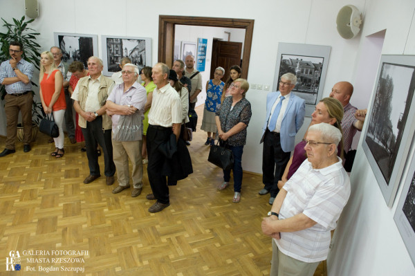 Rzeszów Janusza wernisaż_18_BOGDAN_SZCZUPAJ